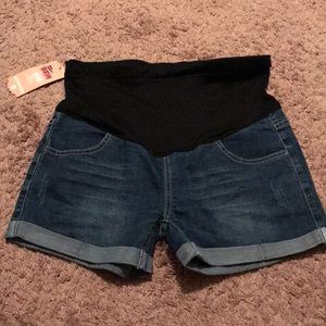 Maternity shorts